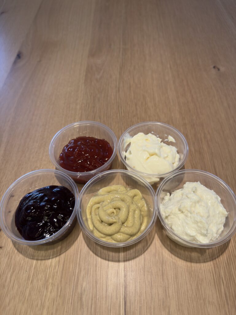 Szószok (ketchup, mustár, majonéz)